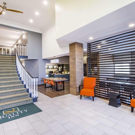 Quality Inn Airport West Mississauga Extérieur photo