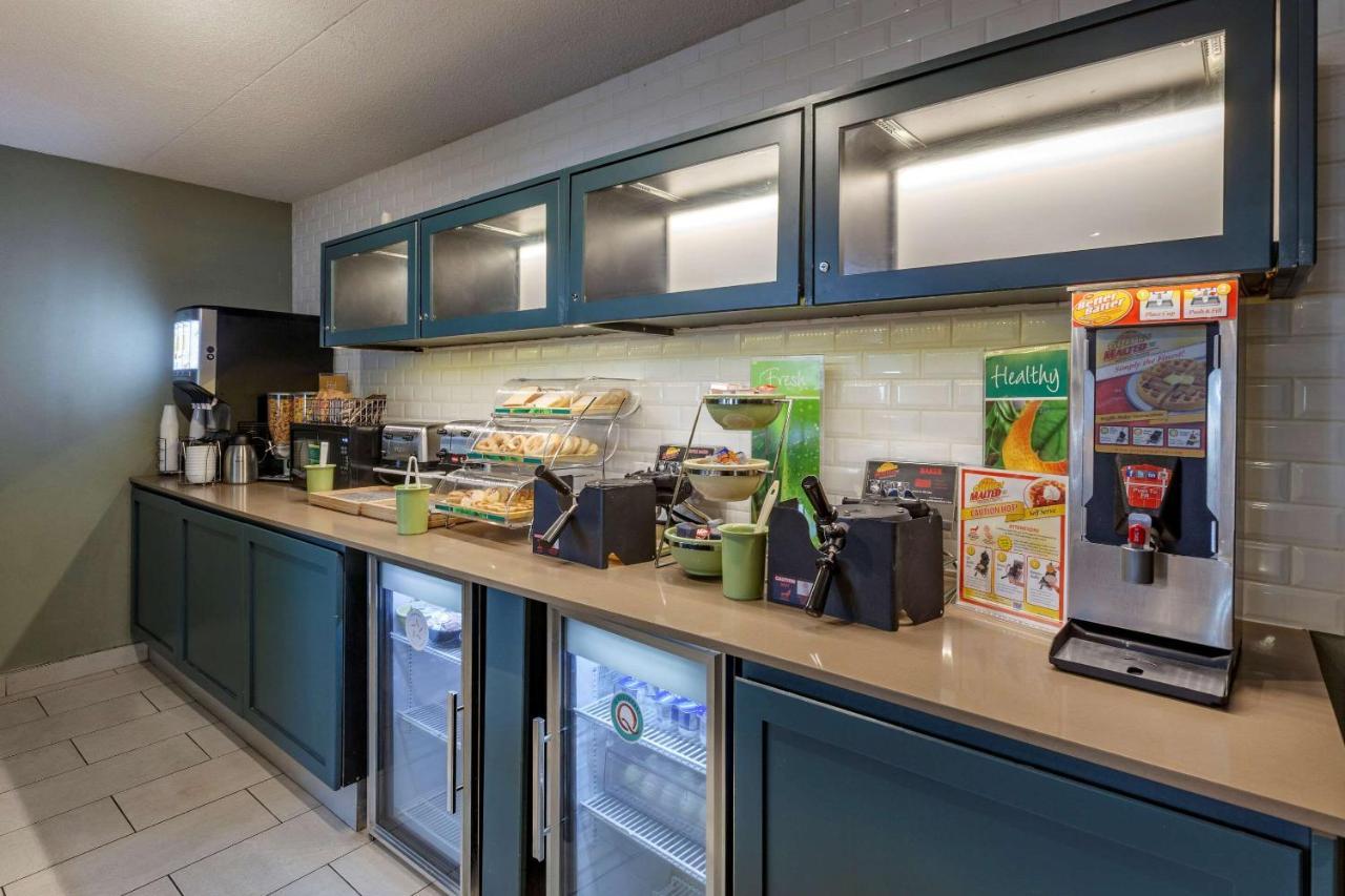 Quality Inn Airport West Mississauga Extérieur photo