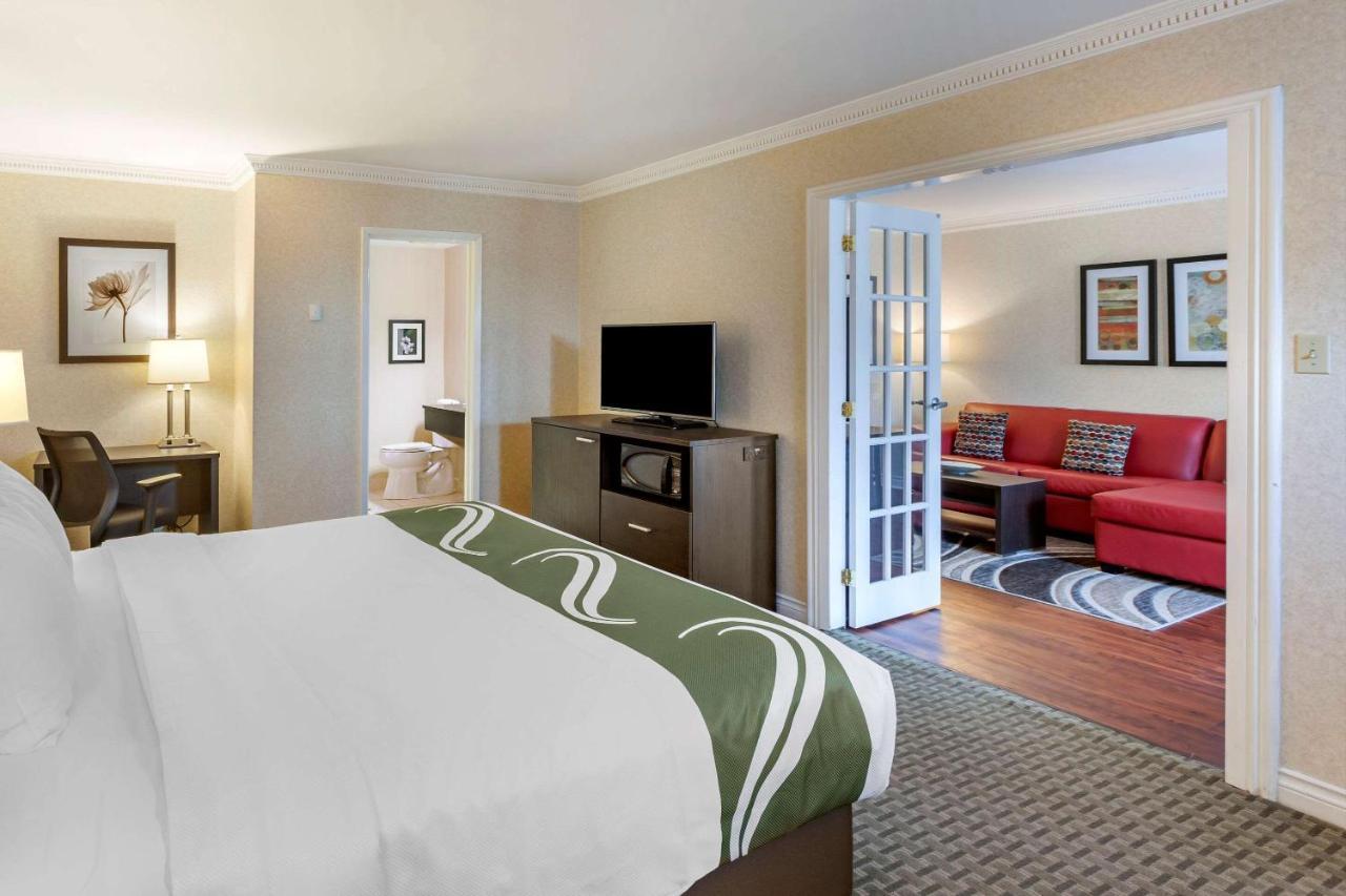 Quality Inn Airport West Mississauga Extérieur photo