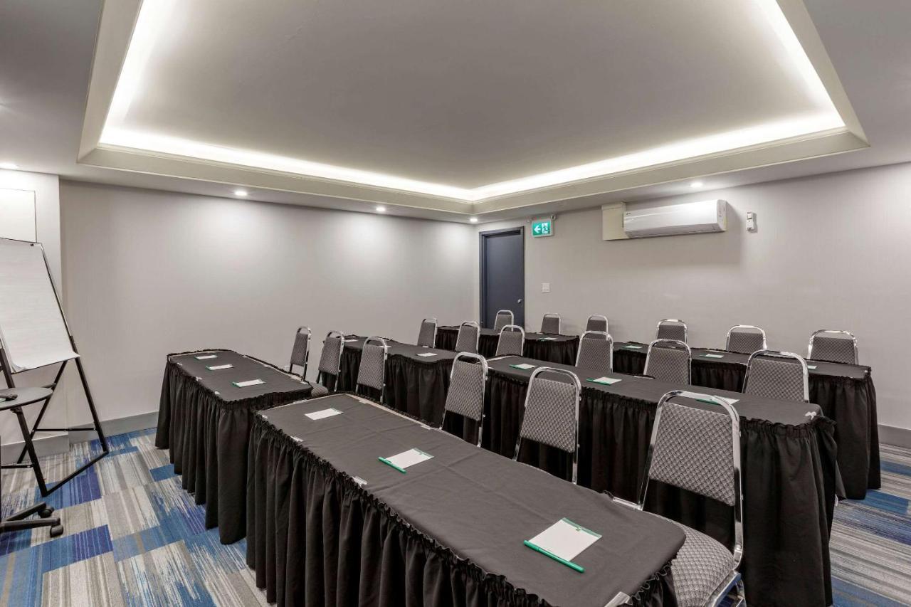 Quality Inn Airport West Mississauga Extérieur photo